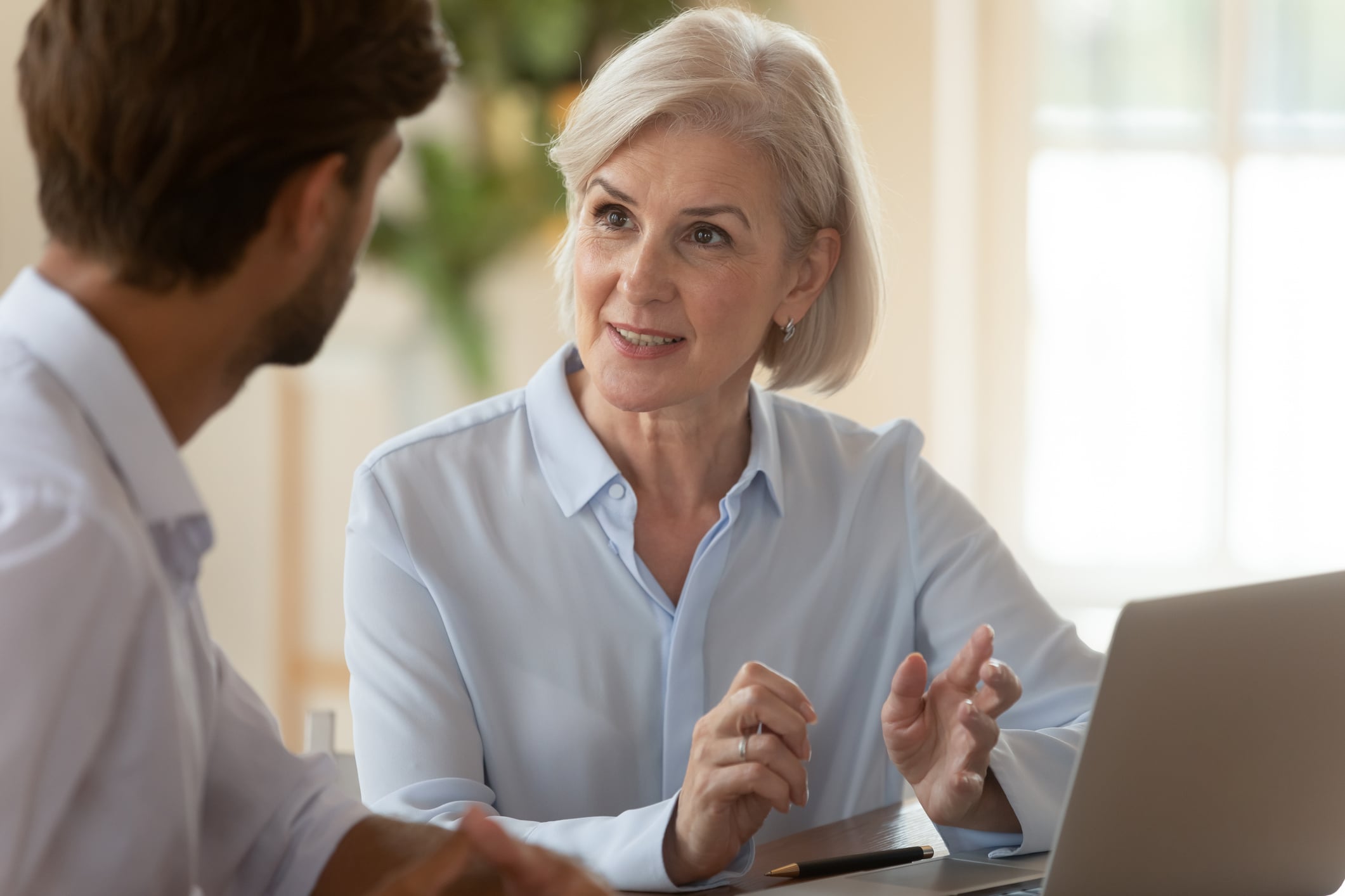 Student working with an admissions advisor